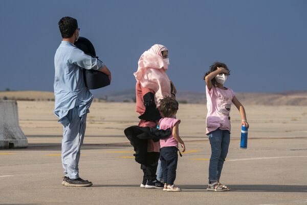 西班牙接納的阿富汗難民。 - 俄羅斯衛星通訊社