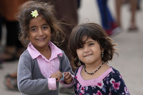 德国拉姆施泰因空军基地，从阿富汗撤离的孩子们在笑。 - 俄罗斯卫星通讯社