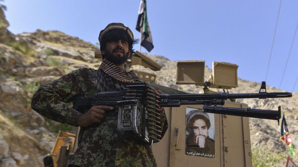 Афганское движение сопротивления во патрулирования в провинции Панджшер, Афганистан - 俄罗斯卫星通讯社