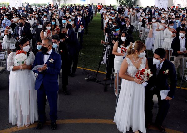 秘鲁200对夫妇集体办婚礼 - 俄罗斯卫星通讯社