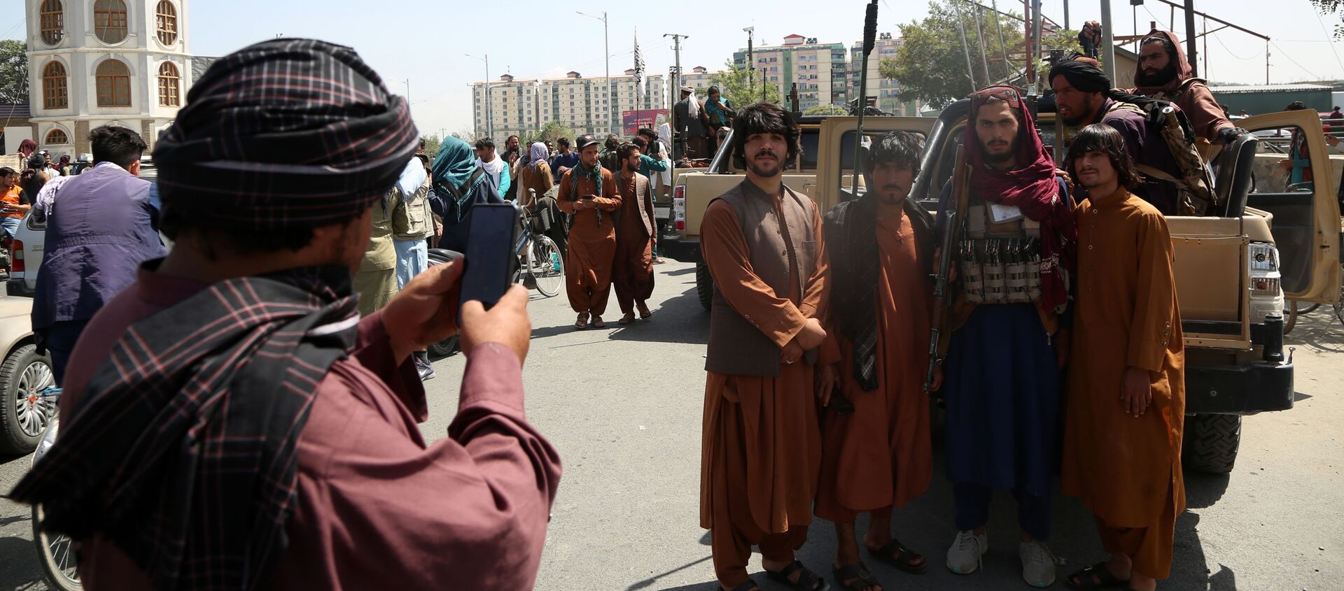 Боевики движения Талибан в Кабуле  - 俄罗斯卫星通讯社, 1920, 14.09.2021