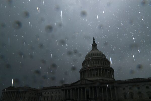 華盛頓遇強降雨天氣。 - 俄羅斯衛星通訊社