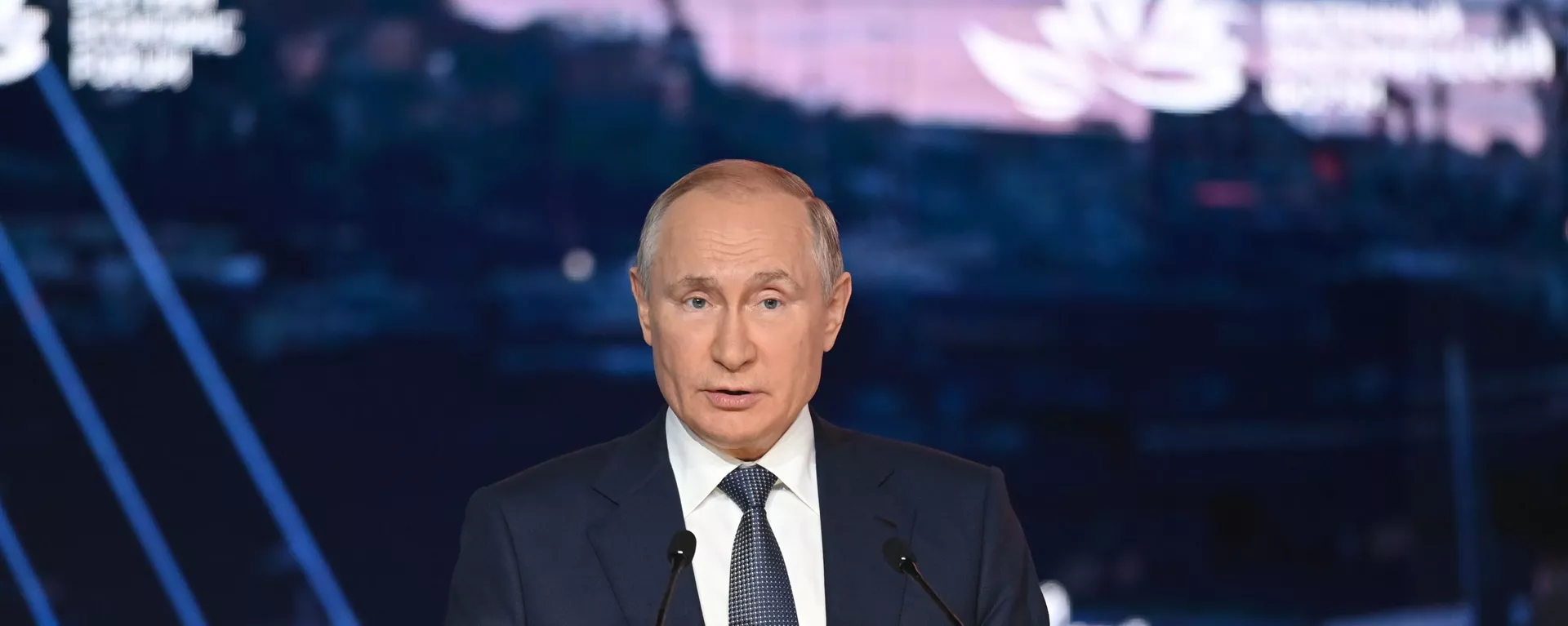 Президент РФ В. Путин принял участие в работе Восточного экономического форума - 俄羅斯衛星通訊社, 1920, 03.09.2021