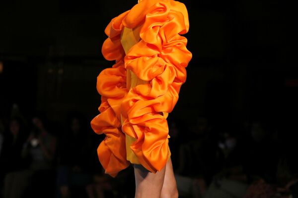 Christian Siriano时装作品在纽约时装周2022春夏走秀展示。 - 俄罗斯卫星通讯社
