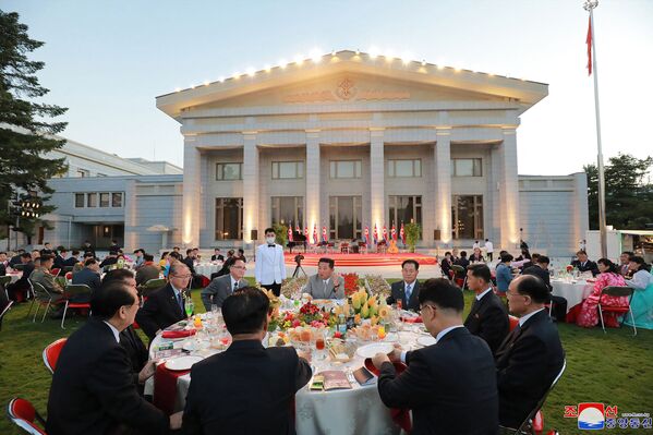 朝鲜领导人金正恩出席朝鲜建国73周年庆典活动。 - 俄罗斯卫星通讯社