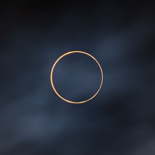 中國攝影師董書暢拍攝的《金環》照片獲得了“我們的太陽獎”單元第一名和格林威治皇家天文台第十三屆年度天文攝影師大賽總冠軍 - 俄羅斯衛星通訊社