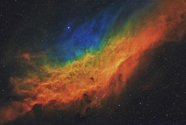 英国摄影师特里·汉考克拍摄的《加州梦 'NGC 1499》获得英国皇家天文台第十三届年度天文摄影师大赛“恒星和星云奖”  - 俄罗斯卫星通讯社