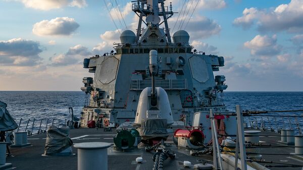 美国海军驱逐舰穿越台湾海峡 - 俄罗斯卫星通讯社