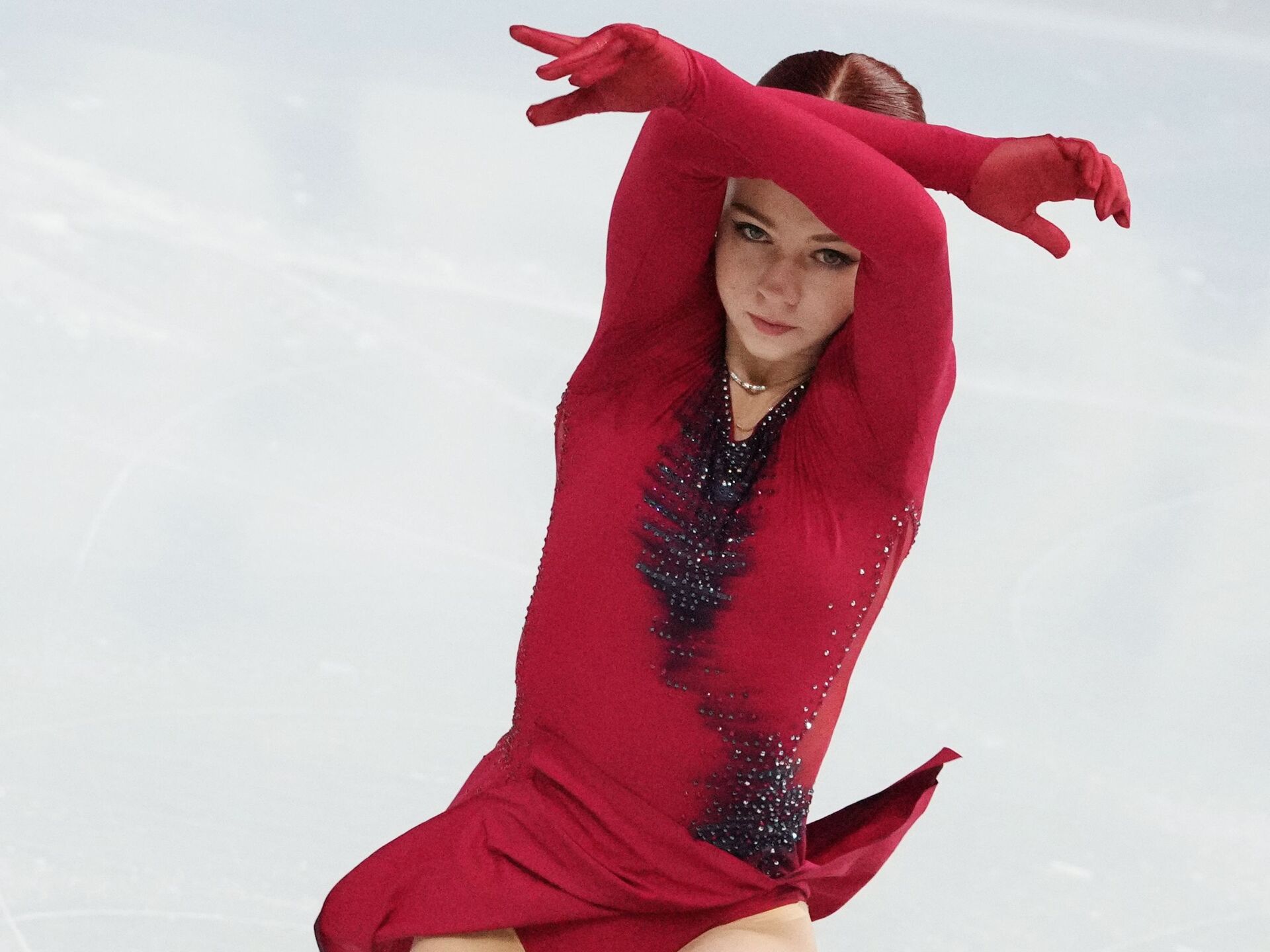 以色列女明星盖尔·加朵穿高贵开叉礼服走红毯（6/12） - 图片 - 名腿网