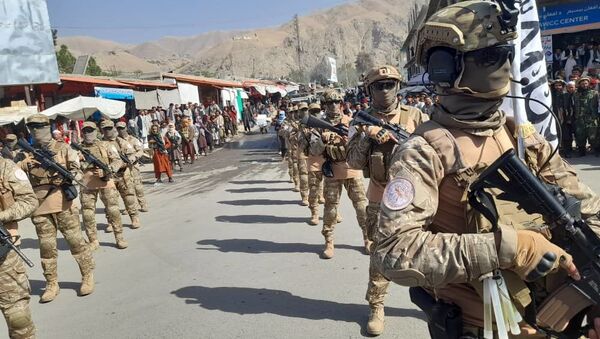 Парад специального отряда талибов под названием Мансури в провинции Бадахшан - 俄羅斯衛星通訊社