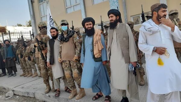 Парад специального отряда талибов под названием Мансури в провинции Бадахшан - 俄羅斯衛星通訊社