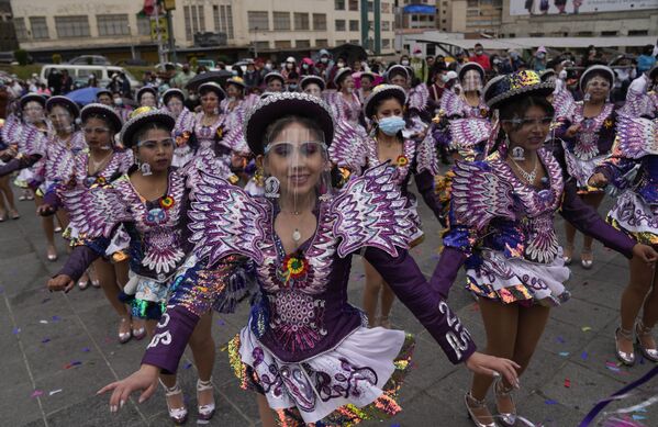 El Caporal 節慶祝活動中的舞者，玻利維亞拉巴斯   - 俄羅斯衛星通訊社