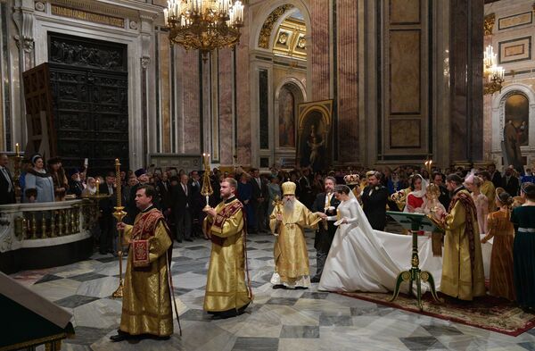 格奥尔基·罗曼诺夫大公和维多利亚·罗曼诺娃·贝塔里尼在圣彼得堡伊萨基辅大教堂举行婚礼 - 俄罗斯卫星通讯社