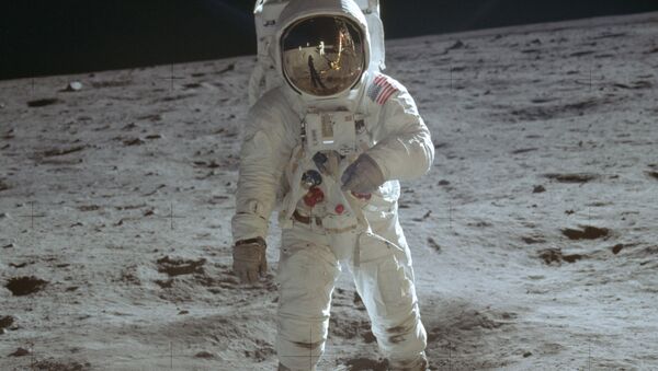 Астронавт Базз Олдрин на поверхности Луны  - 俄羅斯衛星通訊社