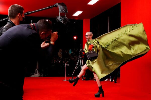 巴黎时装周，Balenciaga 品牌2022夏季时装秀红毯上的嘉宾。 - 俄罗斯卫星通讯社