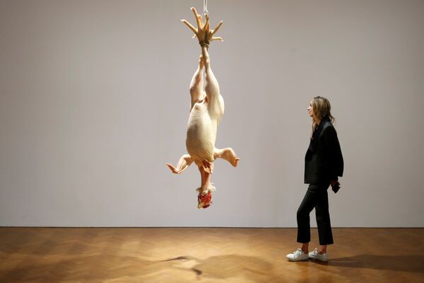 伦敦Thaddaeus Ropac画廊里，澳大利亚艺术家让•穆克的雕塑作品《静止的生命》。 - 俄罗斯卫星通讯社