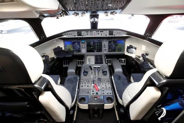 在內華達州亨德森公務機展上拍攝的VistaJet Global 7500公務機駕駛艙。 在內華達州亨德森公務機展上拍攝的VistaJet Global 7500公務機駕駛艙。 - 俄羅斯衛星通訊社