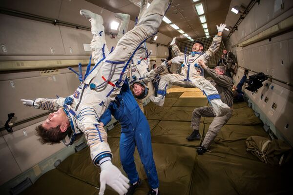 日本太空旅客前泽友作、平野洋三、与替补旅客Shun Ogiso在莫斯科州接受训练。 - 俄罗斯卫星通讯社