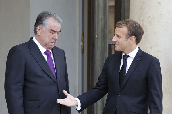  法国总统马克隆在巴黎欢迎塔吉克斯坦总统拉赫蒙。 - 俄罗斯卫星通讯社