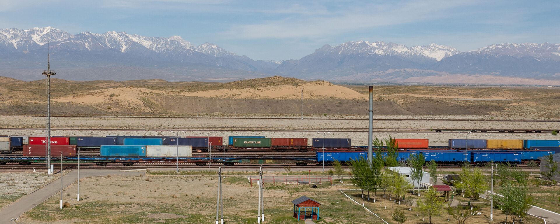 哈薩克斯坦已開始修建一條鐵路線，將大大縮短向中國運送貨物的時間 - 俄羅斯衛星通訊社, 1920, 22.03.2024
