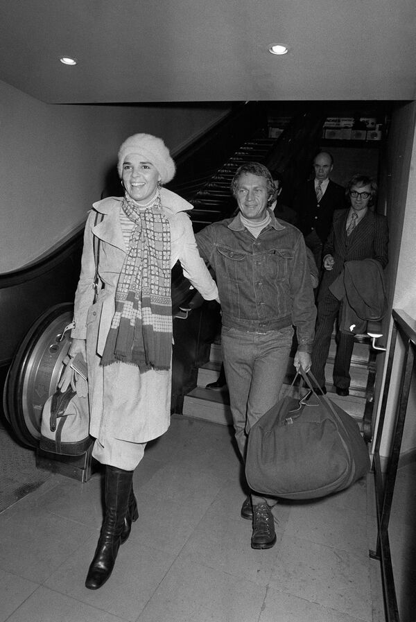  1973年，美國演員史蒂夫•麥奎因與妻子麥格勞。 - 俄羅斯衛星通訊社