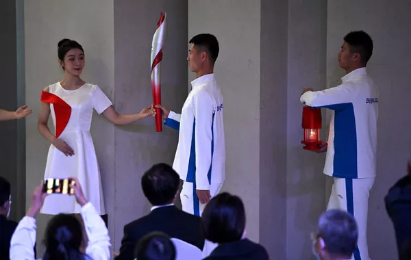 2022年北京冬奧會火種歡迎儀式上的火炬手。 2022年北京冬奧會火種歡迎儀式上的火炬手。 - 俄羅斯衛星通訊社
