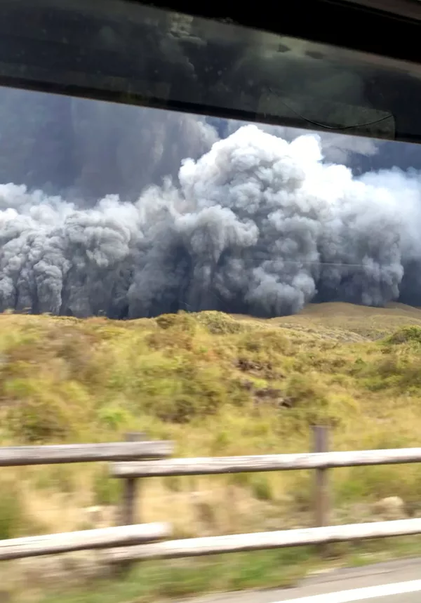 居住在阿蘇山火山附近的相良村居民受到火山噴發威脅。 居住在阿蘇山火山附近的相良村居民受到火山噴發威脅。 - 俄羅斯衛星通訊社