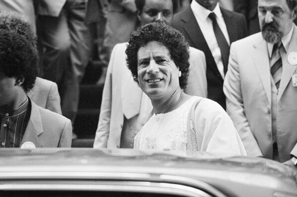 1983年，利比亞前領導人穆阿邁爾·卡扎菲出席在亞的斯亞貝巴舉行的非洲統一組織第19屆首腦會議上。 - 俄羅斯衛星通訊社