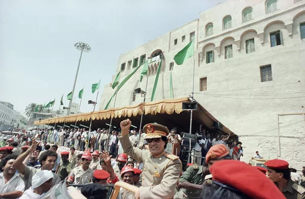 1987年,穆阿邁爾·卡扎菲上校在的黎波里綠色廣場。 1987年,穆阿邁爾·卡扎菲上校在的黎波里綠色廣場。 - 俄羅斯衛星通訊社