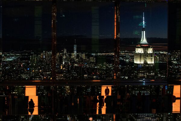 從紐約範德比爾特一號摩天大樓觀景台上看到的紐約夜景。 - 俄羅斯衛星通訊社