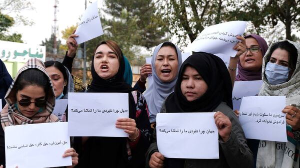 阿富汗婦女再次走上喀布爾街頭要求塔利班尊重婦女權利 - 俄羅斯衛星通訊社
