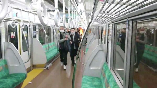 在列车上实施攻击的日本男子承认模仿小丑 - 俄罗斯卫星通讯社