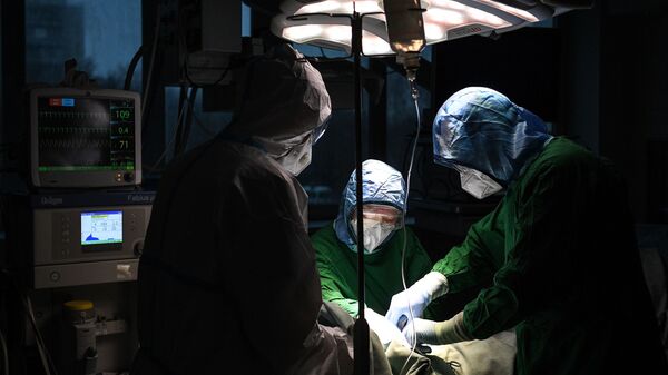 俄罗斯一女孩在军事医学科学院接受肝移植后康复 - 俄罗斯卫星通讯社