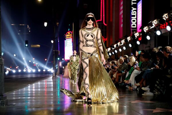 加州洛杉矶，Gucci Love Parade 时装秀正在上演。 - 俄罗斯卫星通讯社