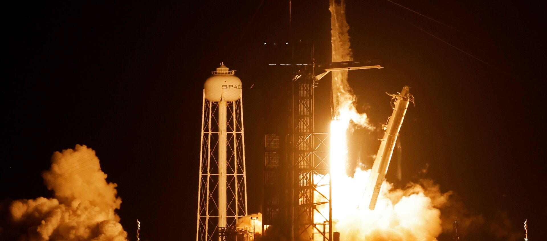  Ракета Falcon 9 стартовала во Флориде с кораблем Crew Dragon, на нем летит экипаж для МКС - 俄羅斯衛星通訊社, 1920, 11.11.2021