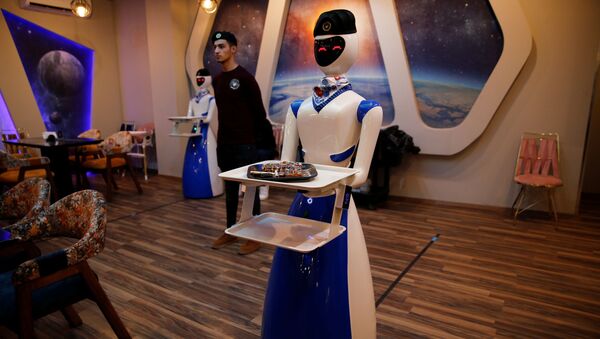 伊拉克摩蘇爾的智能機器人餐廳 - 俄羅斯衛星通訊社
