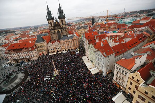 布拉格，天鹅绒革命32周年庆祝活动期间，抗议因新冠疫情实施的限制性措施。 - 俄罗斯卫星通讯社