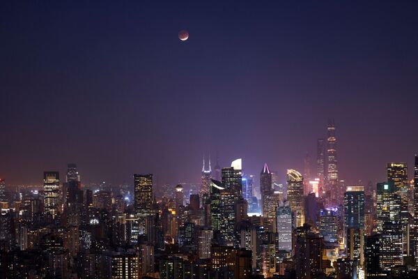 中國上海上空的月食。 - 俄羅斯衛星通訊社