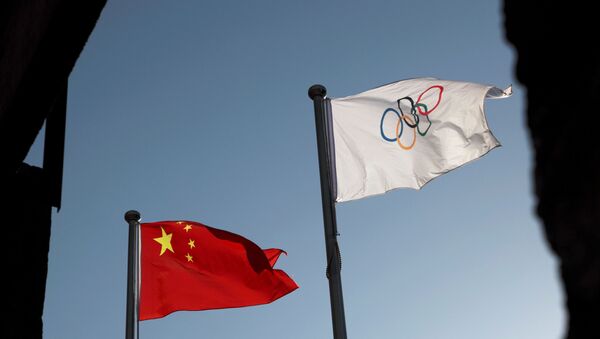 Флаг КНР и Олимпийский флаг - 俄罗斯卫星通讯社