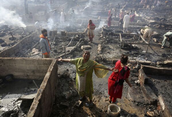 火災過後的卡拉奇貧民窟。 - 俄羅斯衛星通訊社