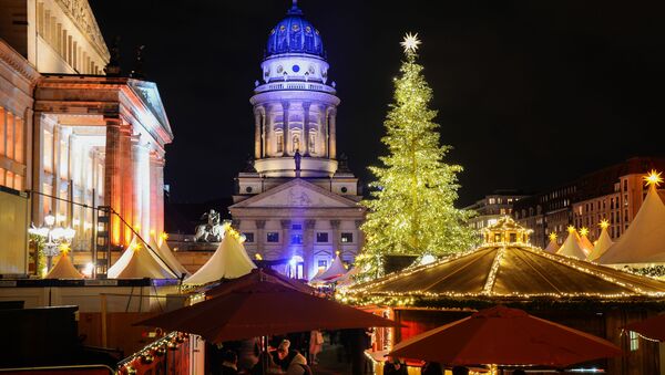 Традиционный рождественский базар на площади Жандарменмаркт в Берлине - 俄罗斯卫星通讯社