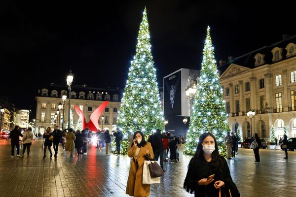 巴黎市民与新年枞树。 - 俄罗斯卫星通讯社