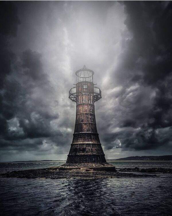 攝影師史蒂夫•利迪亞德（Steve Liddiard）拍攝的英國懷特福德（Whiteford）燈塔在2021年歷史攝影師大賽中獲獎。 - 俄羅斯衛星通訊社