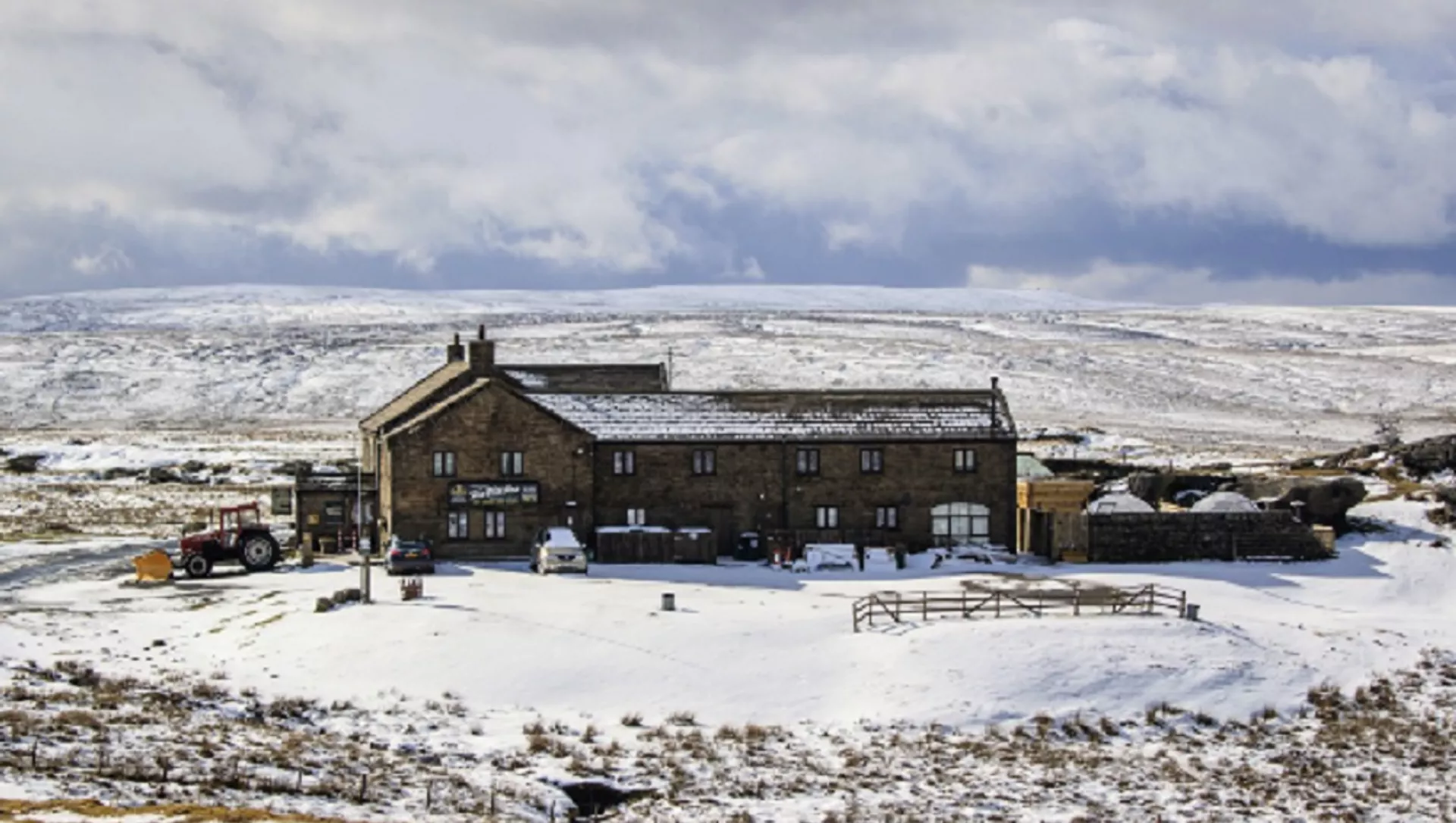 英國高山旅館遭風暴襲擊 數十名顧客被困三天 英國高山旅館遭風暴襲擊 數十名顧客被困三天 - 俄羅斯衛星通訊社, 1920, 30.11.2021