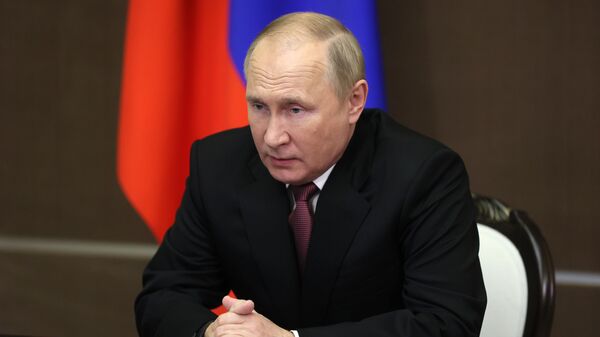 Президент РФ В. Путин провел совещание с постоянными членами Совбеза РФ  - 俄罗斯卫星通讯社