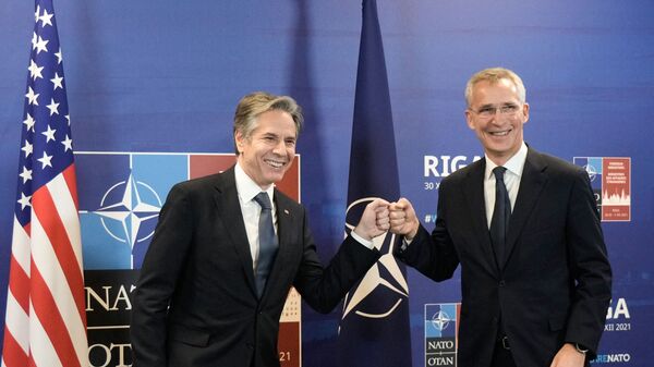Госсекретарь США Энтони Блинкен и генеральный секретарь НАТО Йенс Столтенберг - 俄羅斯衛星通訊社