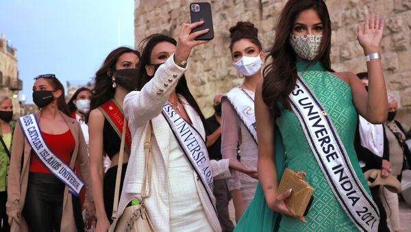 Участницы конкурса красоты Мисс Вселенная-2021 во время тура по Старому городу в Иерусалиме  - 俄羅斯衛星通訊社