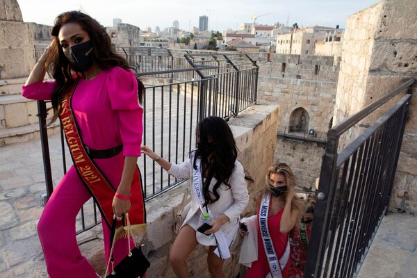 2021年环球小姐选美大赛的各国佳丽游览耶路撒冷旧城。 - 俄罗斯卫星通讯社