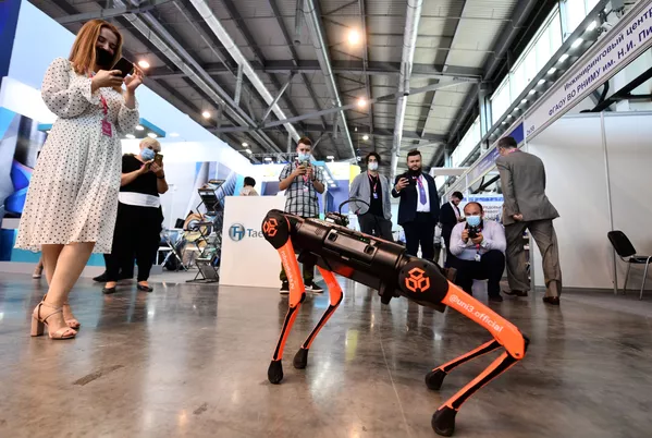 葉卡捷琳堡,“INNOPROM-2021”國際工業展上的Unitree Robotic機器狗。 葉卡捷琳堡,“INNOPROM-2021”國際工業展上的Unitree Robotic機器狗。 - 俄羅斯衛星通訊社