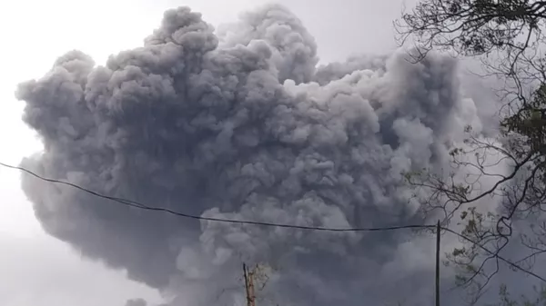 媒體：印尼塞梅魯火山噴發 - 俄羅斯衛星通訊社